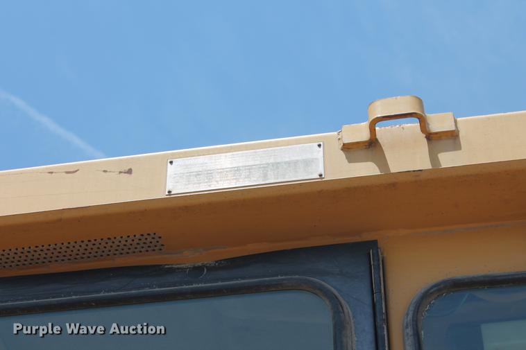 image for item DD5230 1997 Caterpillar 140H VHP motor grader