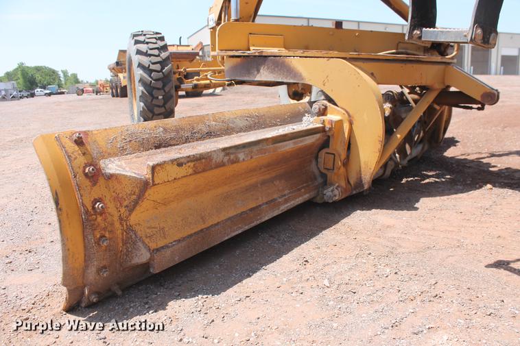 image for item DD5230 1997 Caterpillar 140H VHP motor grader