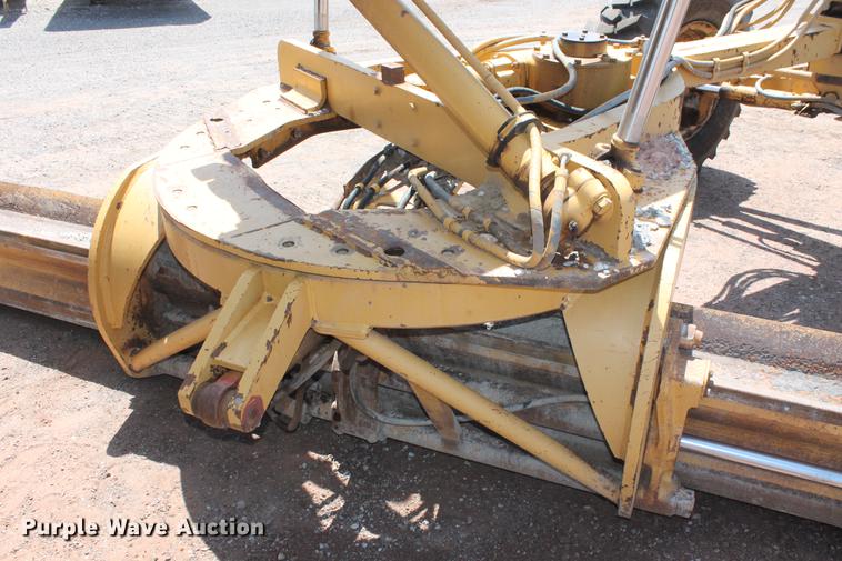 image for item DD5230 1997 Caterpillar 140H VHP motor grader