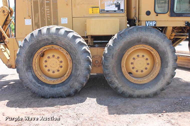 image for item DD5230 1997 Caterpillar 140H VHP motor grader