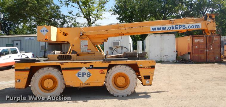 image for item DD5231 2006 Broderson IC-200-3F crane