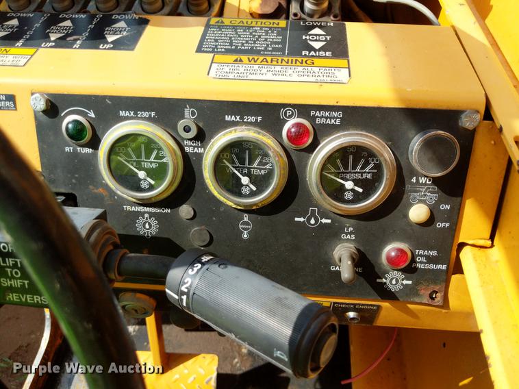 image for item DD5231 2006 Broderson IC-200-3F crane