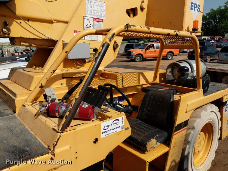 image for item DD5231 2006 Broderson IC-200-3F crane