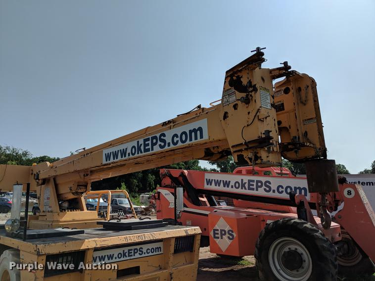 image for item DD5231 2006 Broderson IC-200-3F crane