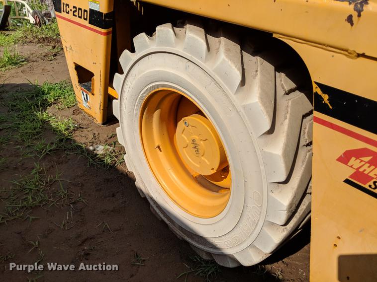 image for item DD5231 2006 Broderson IC-200-3F crane