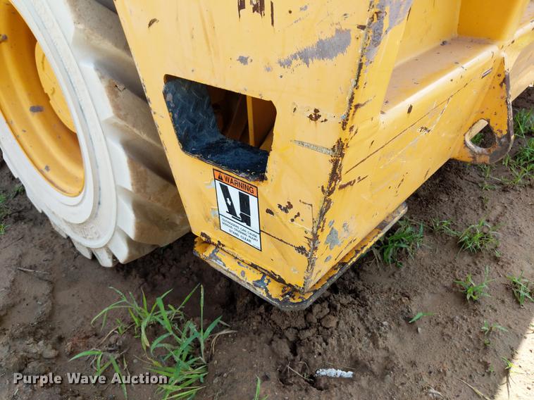 image for item DD5231 2006 Broderson IC-200-3F crane