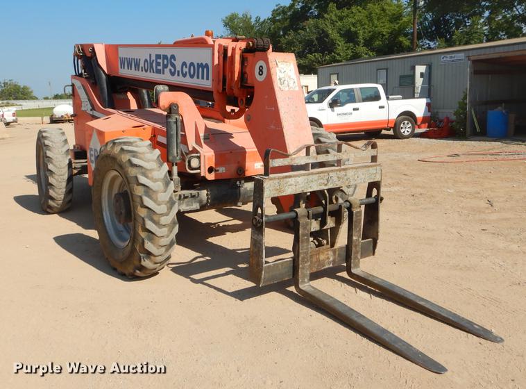 image for item DD5232 2007 SkyTrak 8042 telehandler