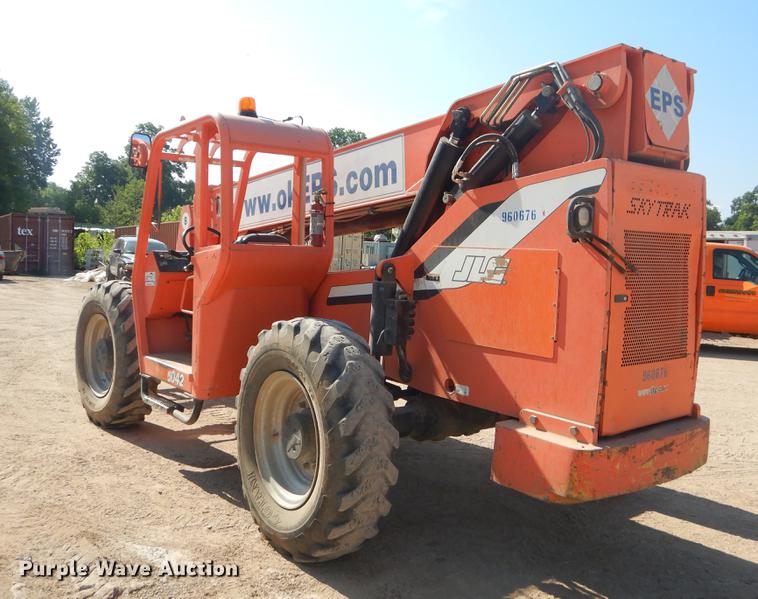 image for item DD5232 2007 SkyTrak 8042 telehandler