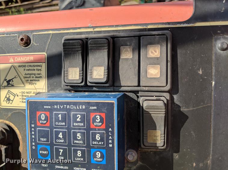 image for item DD5232 2007 SkyTrak 8042 telehandler