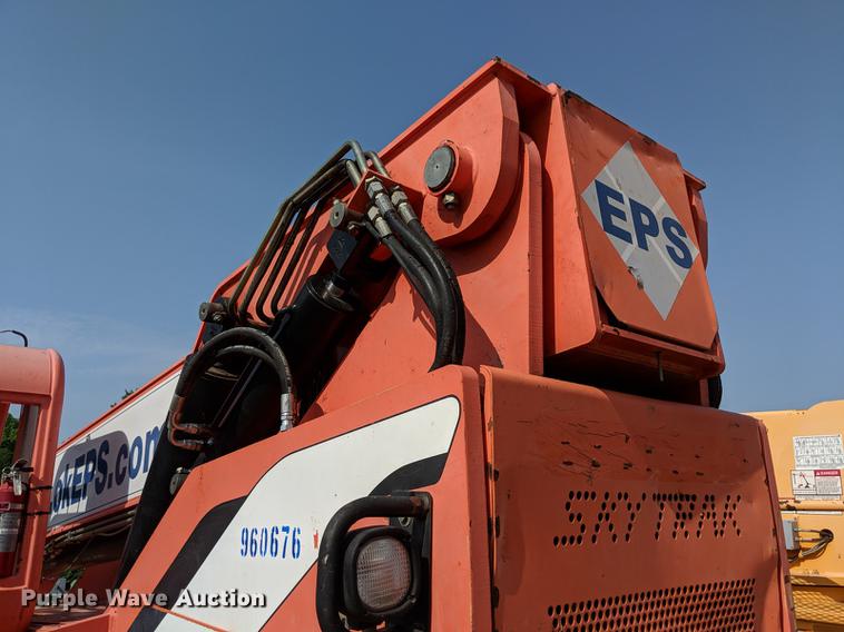 image for item DD5232 2007 SkyTrak 8042 telehandler
