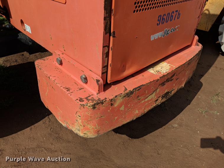 image for item DD5232 2007 SkyTrak 8042 telehandler