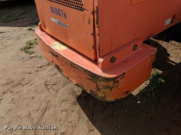 image for item DD5232 2007 SkyTrak 8042 telehandler