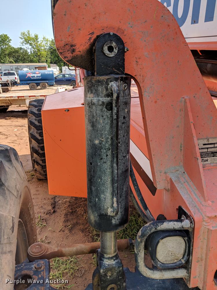 image for item DD5232 2007 SkyTrak 8042 telehandler