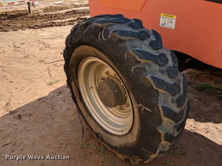 image for item DD5232 2007 SkyTrak 8042 telehandler