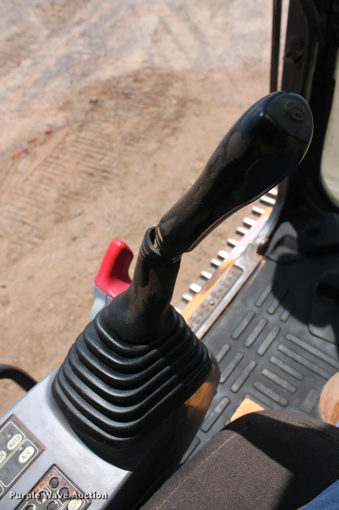 image for item DD5235 2005 Komatsu PC300LC-7L excavator