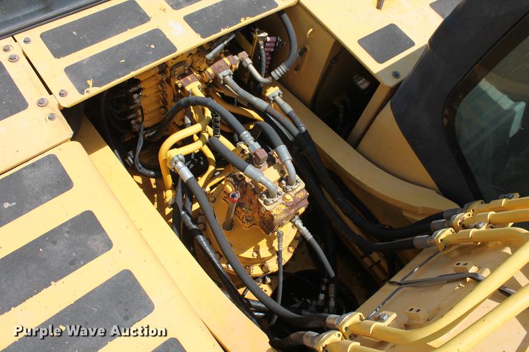 image for item DD5235 2005 Komatsu PC300LC-7L excavator