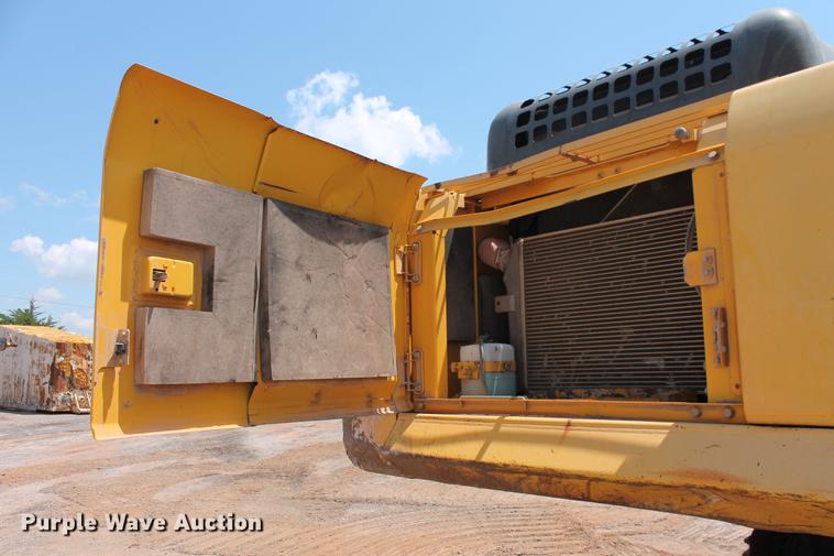 image for item DD5235 2005 Komatsu PC300LC-7L excavator