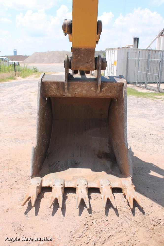 image for item DD5235 2005 Komatsu PC300LC-7L excavator