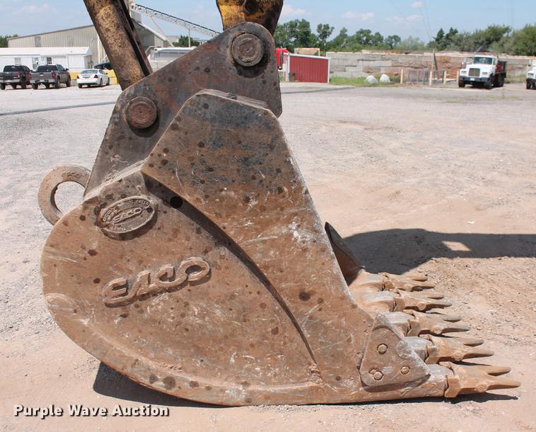 image for item DD5235 2005 Komatsu PC300LC-7L excavator