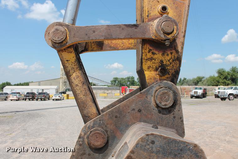 image for item DD5235 2005 Komatsu PC300LC-7L excavator