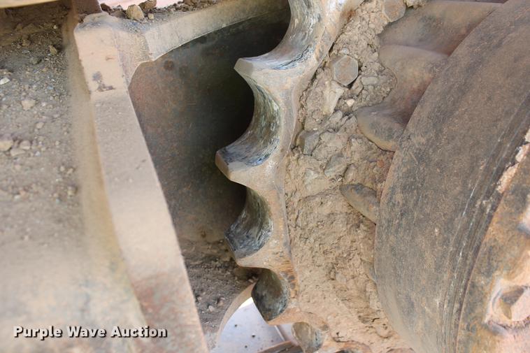 image for item DD5235 2005 Komatsu PC300LC-7L excavator