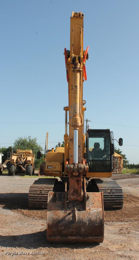 image for item DD5236 2007 John Deere 200C LC excavator