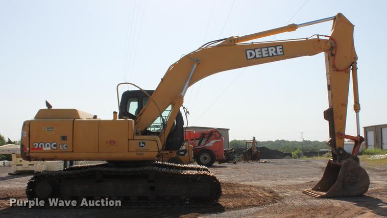 image for item DD5236 2007 John Deere 200C LC excavator