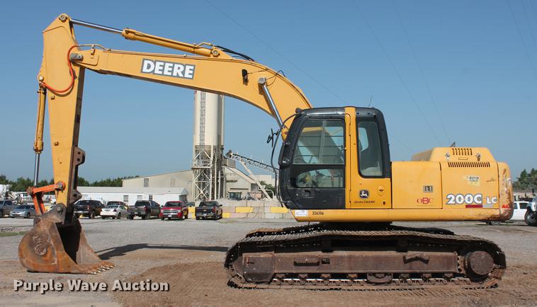 image for item DD5236 2007 John Deere 200C LC excavator