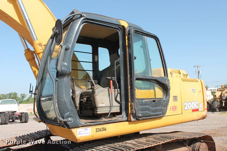 image for item DD5236 2007 John Deere 200C LC excavator