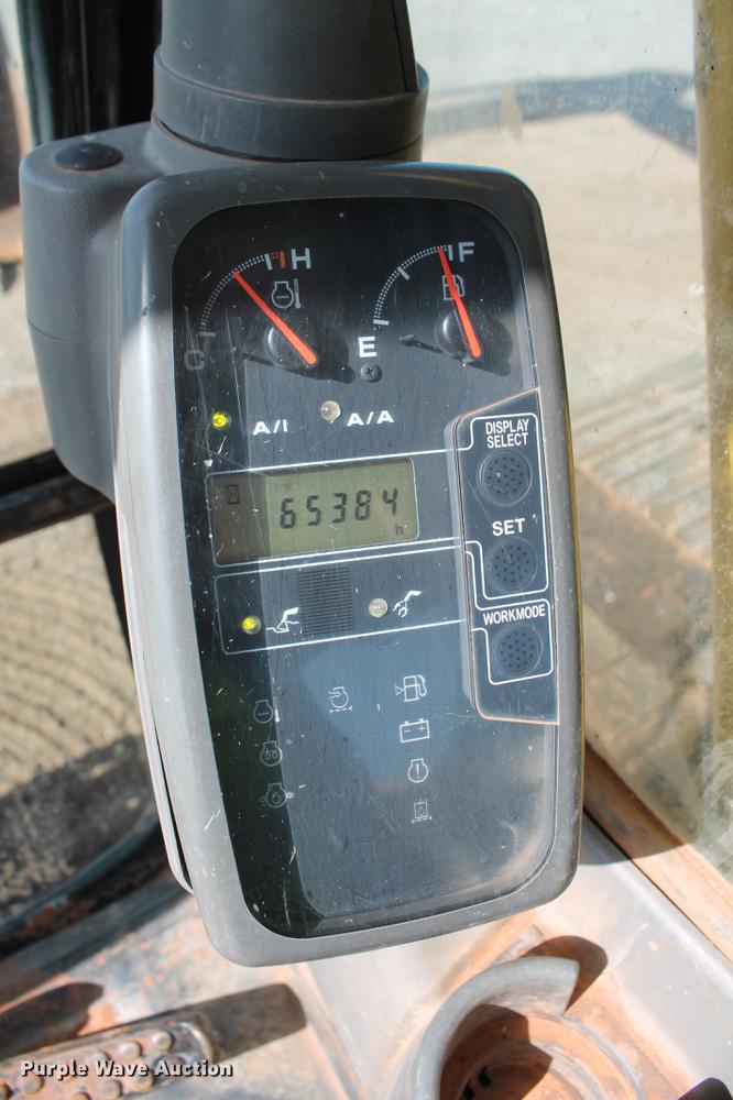 image for item DD5236 2007 John Deere 200C LC excavator