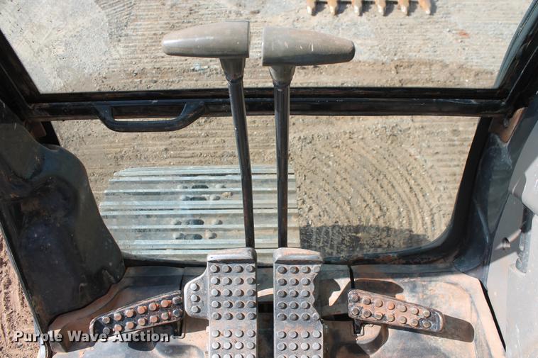 image for item DD5236 2007 John Deere 200C LC excavator