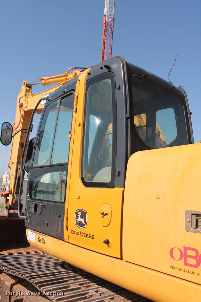 image for item DD5236 2007 John Deere 200C LC excavator