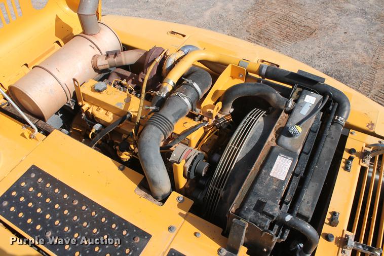 image for item DD5236 2007 John Deere 200C LC excavator