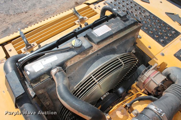 image for item DD5236 2007 John Deere 200C LC excavator