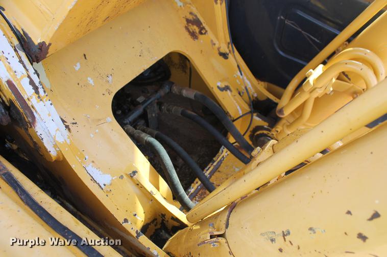 image for item DD5236 2007 John Deere 200C LC excavator