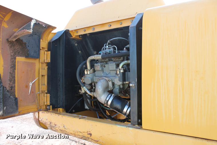 image for item DD5236 2007 John Deere 200C LC excavator