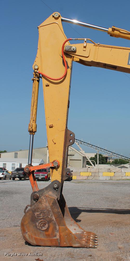 image for item DD5236 2007 John Deere 200C LC excavator