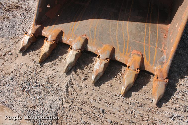 image for item DD5236 2007 John Deere 200C LC excavator