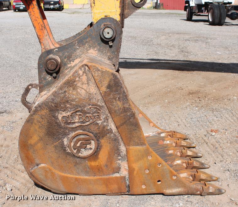 image for item DD5236 2007 John Deere 200C LC excavator