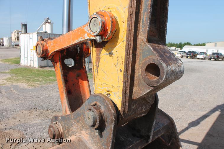 image for item DD5236 2007 John Deere 200C LC excavator