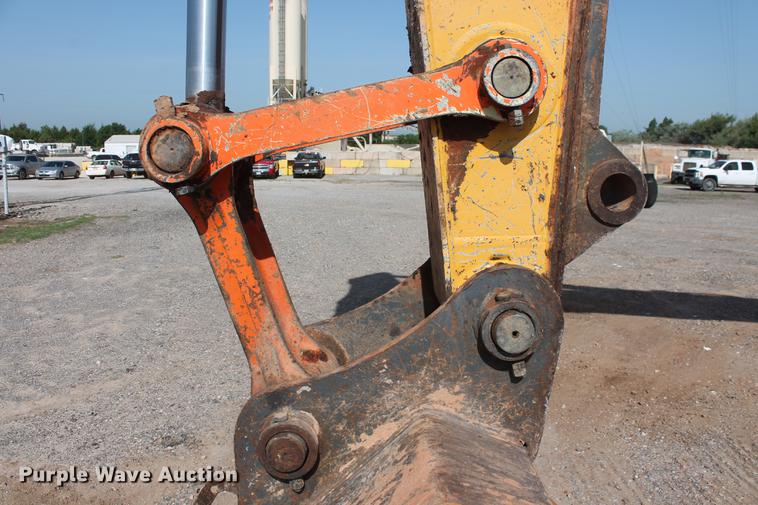 image for item DD5236 2007 John Deere 200C LC excavator