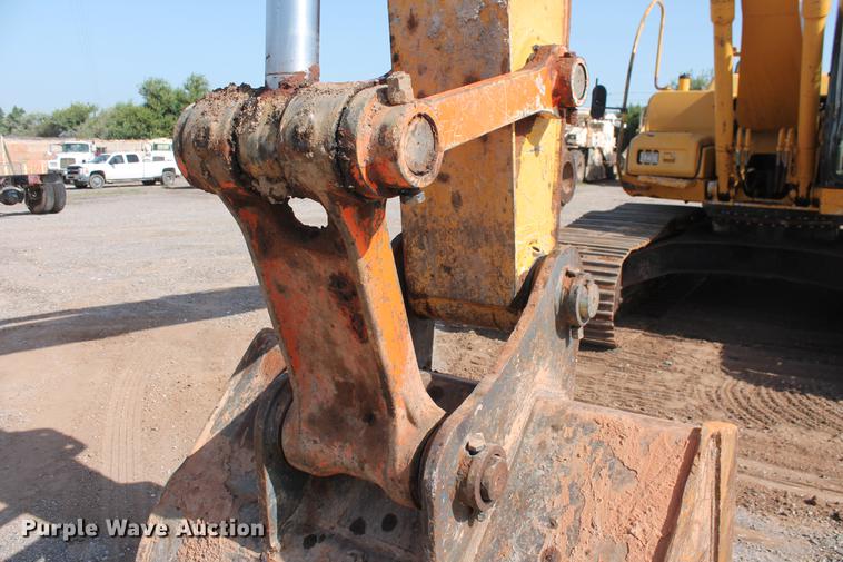 image for item DD5236 2007 John Deere 200C LC excavator