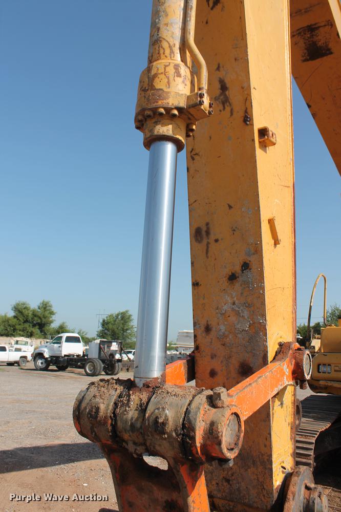 image for item DD5236 2007 John Deere 200C LC excavator