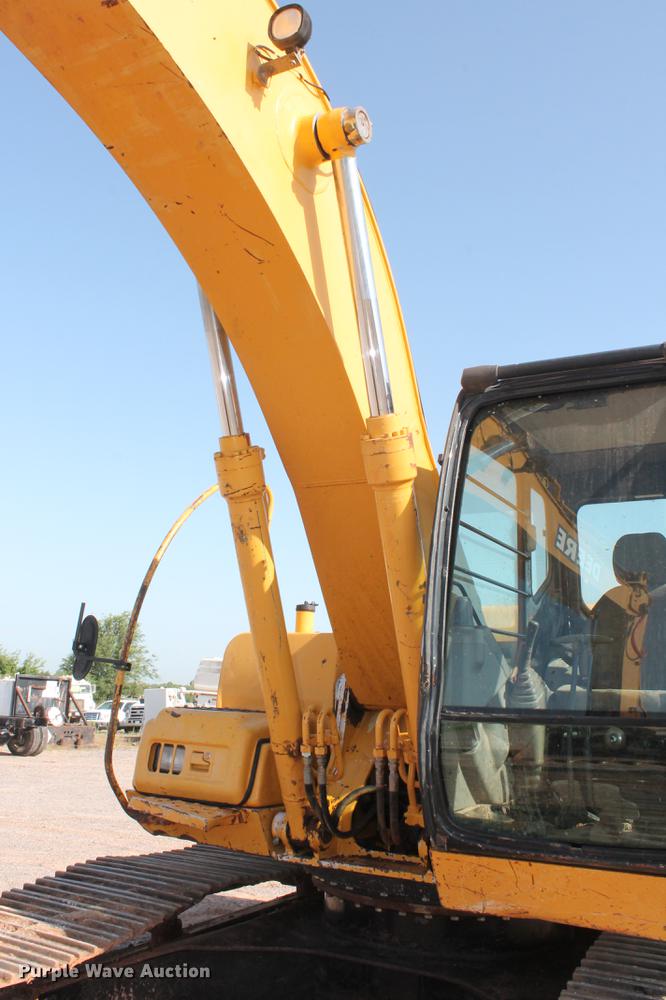 image for item DD5236 2007 John Deere 200C LC excavator