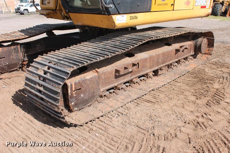 image for item DD5236 2007 John Deere 200C LC excavator