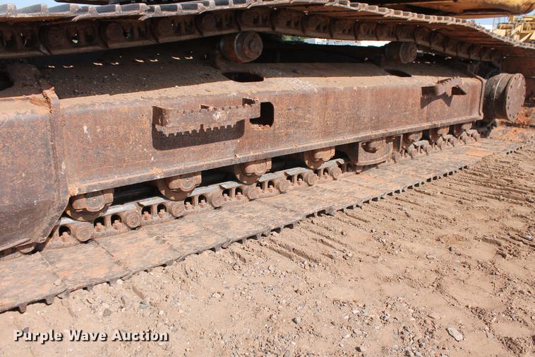 image for item DD5236 2007 John Deere 200C LC excavator