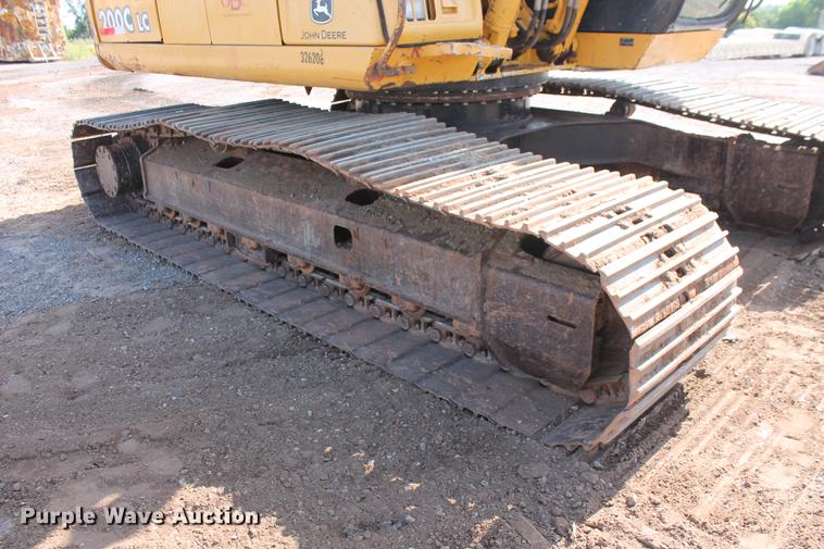 image for item DD5236 2007 John Deere 200C LC excavator