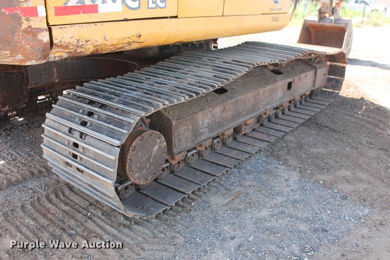 image for item DD5236 2007 John Deere 200C LC excavator