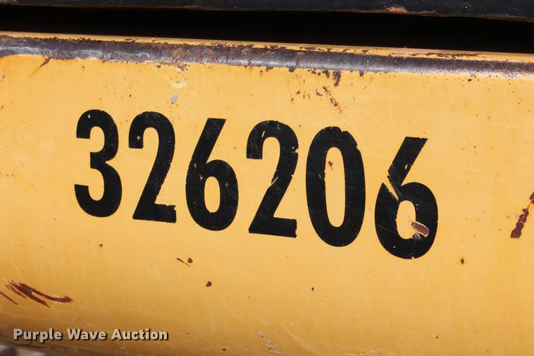 image for item DD5236 2007 John Deere 200C LC excavator