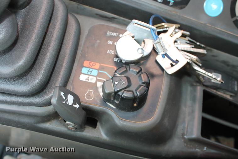 image for item DD5249 2011 Link Belt 210 X2 excavator